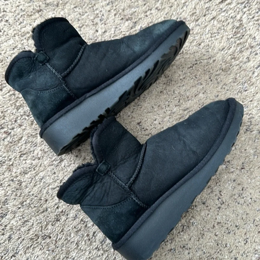 KIRKLAND Signature Women's Shearling Boot Size 8